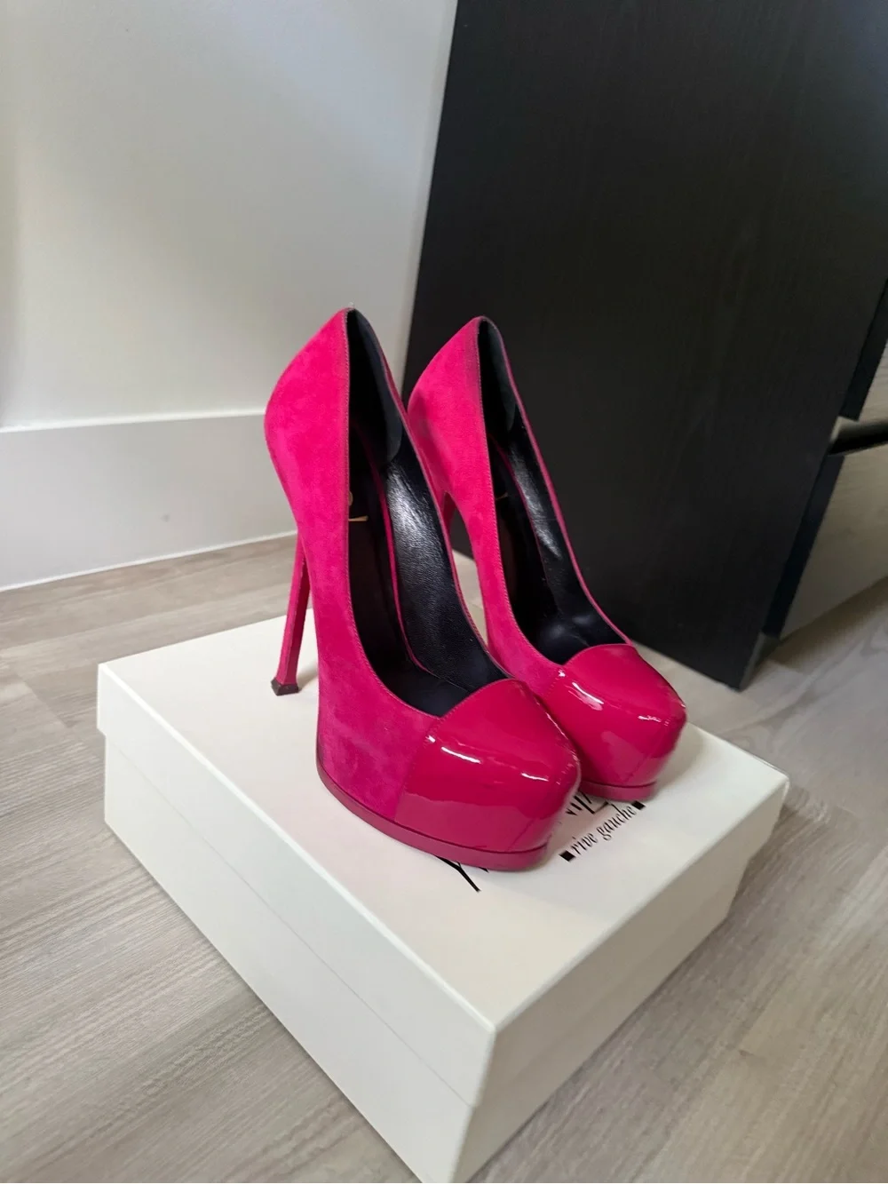 Saint Laurent Hot Pink Patent Leather Platform Pumps